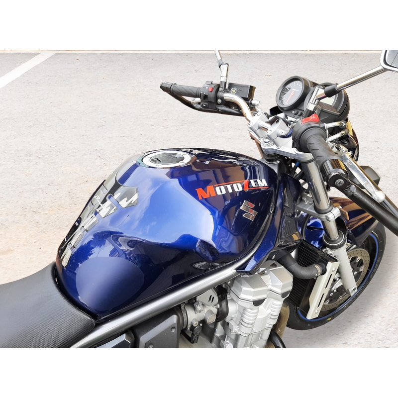 Nálepka logo MotoZem bílá