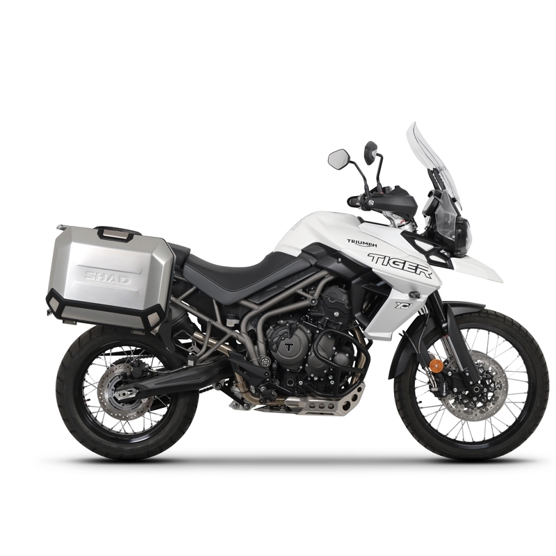 Kompletní sada bočních černých hliníkových kufrů SHAD TERRA BLACK 36L/47L , včetně montážní sady SHAD TRIUMPH Tiger 800