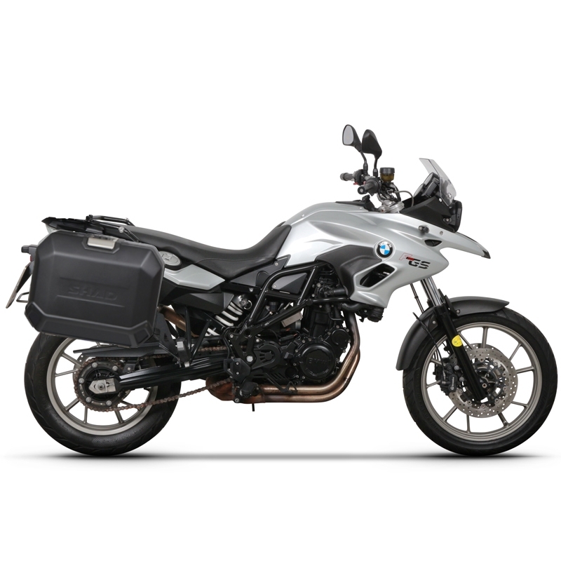 Kompletní sada bočních černých hliníkových kufrů SHAD TERRA BLACK 36L/47L , včetně montážní sady SHAD BMW F 650 GS/ F 700 GS/ F 800 GS