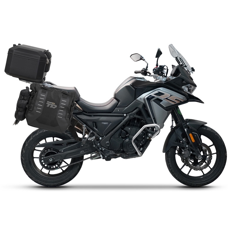 Kompletní sada bočních adventure brašen SHAD TERRA TR40 a  černého hliníkového 37L topcase, včetně montážní sady SHAD Voge 650DS / 650DSX