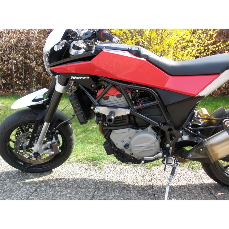 HUSQVARNA Nuda 900 Arrow