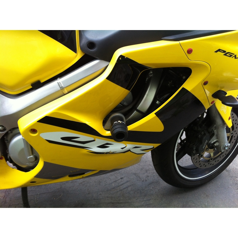 Honda CBR 600F (99-07) BEZ ÚPRAVY KAPOTÁŽE Arrow