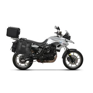 Kompletní sada bočních adventure brašen SHAD TERRA TR40 a  černého hliníkového 55L topcase, včetně montážní sady SHAD BMW F 650 GS/ F 700 GS/ F 800 GS