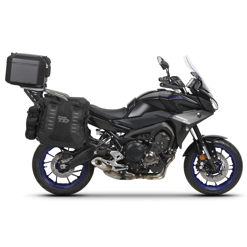 Kompletní sada bočních adventure brašen SHAD TERRA TR40 a  černého hliníkového 48L topcase, včetně montážní sady SHAD YAMAHA MT-09 Tracer / Tracer 900