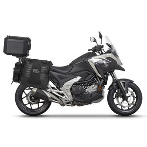Kompletní sada sedlových brašen SHAD TERRA TR40 a  černého hliníkového 37L topcase, včetně montážní sady SHAD HONDA NX 750 X 2021-