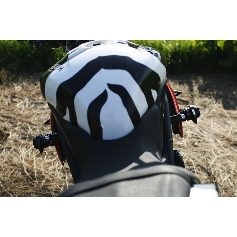 Triumph SPEED TRIPLE 1050 (11-) Arrow