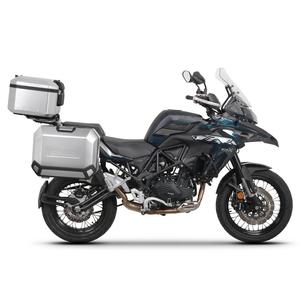 Kompletní sada hliníkových kufrů SHAD TERRA, 37L topcase   36L/47L boční kufry, včetně montážní sady a plotny SHAD Benelli TRK 502 X 2022 -