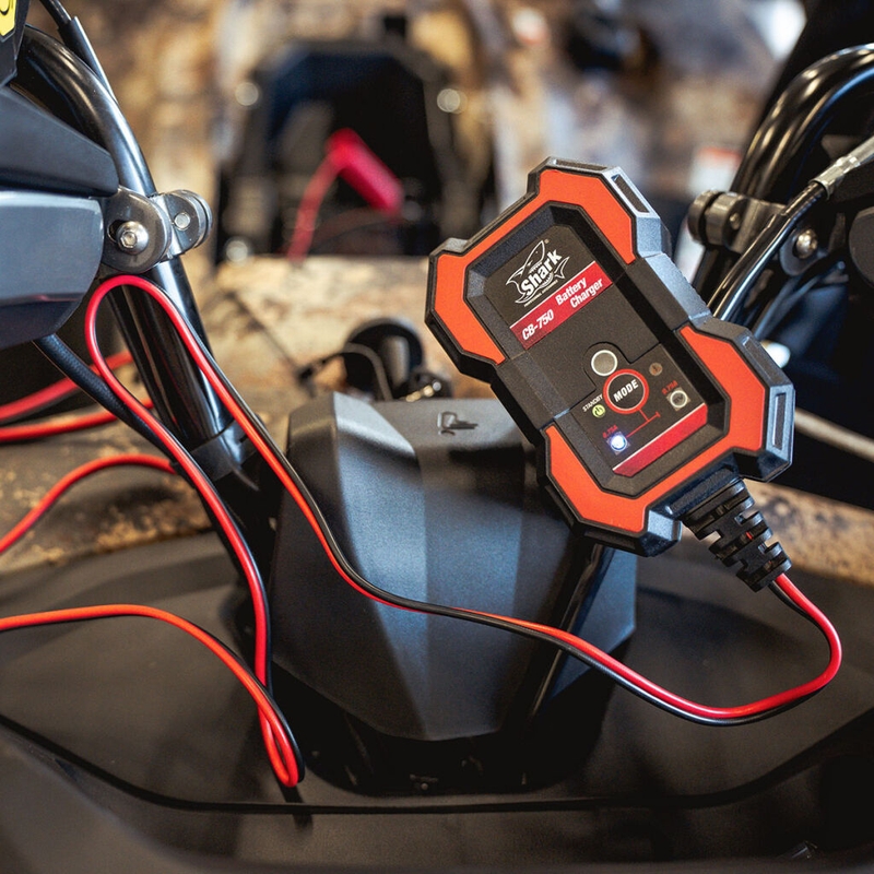 Inteligentní nabíječka SHARK CB-750