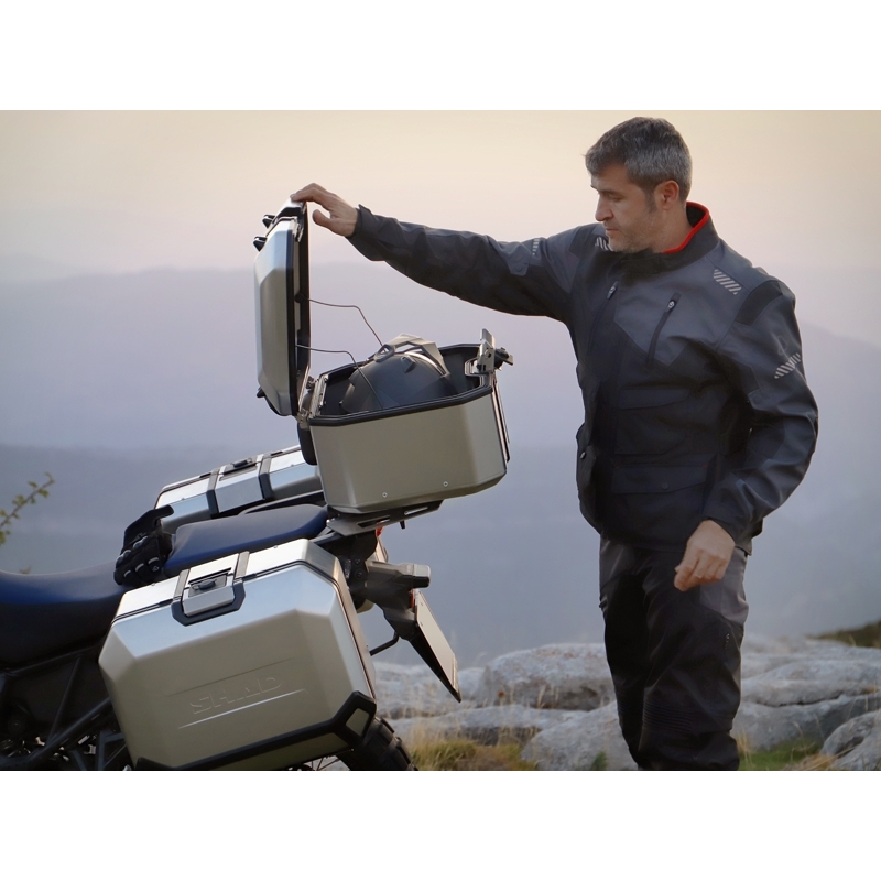 Kompletní sada hliníkových kufrů SHAD TERRA, 48L topcase 36L/36L boční kufry, včetně montážní sady a plotny SHAD SUZUKI DL 650 V-Strom