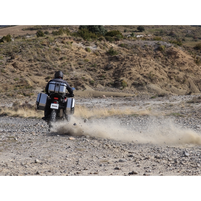 Kompletní sada hliníkových kufrů SHAD TERRA, 48L topcase 36L/36L boční kufry, včetně montážní sady a plotny SHAD HONDA CB 500 X