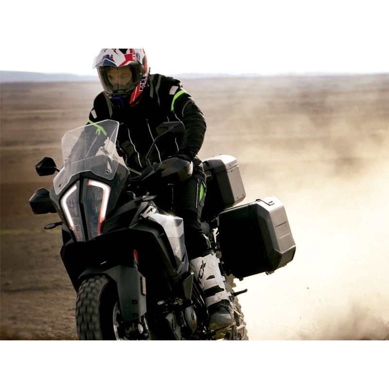 Kompletní sada černých hliníkových kufrů SHAD TERRA BLACK , 37L topcase 36L/36L boční kufry, včetně montážní sady a plotny SHAD SUZUKI DL 650 V-Strom