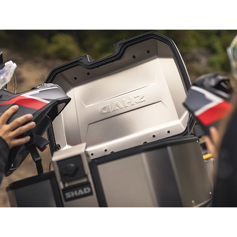 Kompletní sada hliníkových kufrů SHAD TERRA, 55L topcase 36L/47L boční kufry, včetně montážní sady a plotny SHAD CF Moto 800MT