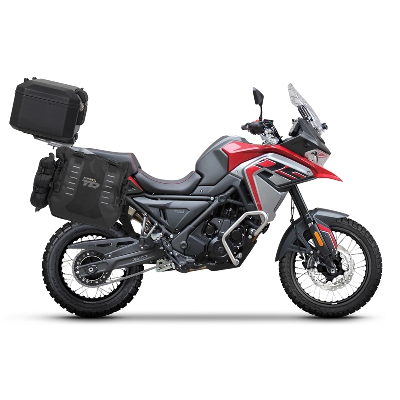 Kompletní sada bočních adventure brašen SHAD TERRA TR40 a  černého hliníkového 37L topcase, včetně montážní sady SHAD Voge 650DS / 650DSX
