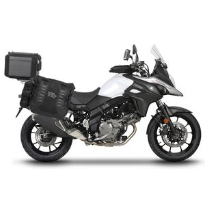 Kompletní sada sedlových brašen SHAD TERRA TR40 a  černého hliníkového 37L topcase, včetně montážní sady SHAD SUZUKI DL 650 V-Strom