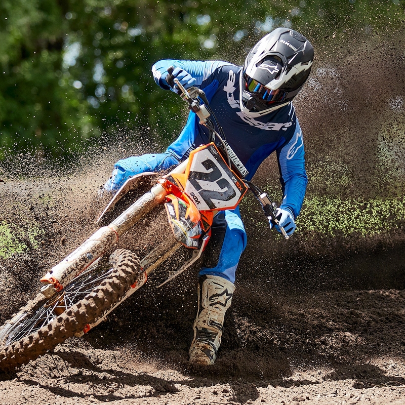 Motokrosová helma Alpinestars Supertech S-M10 Ampress matná černo-bílá