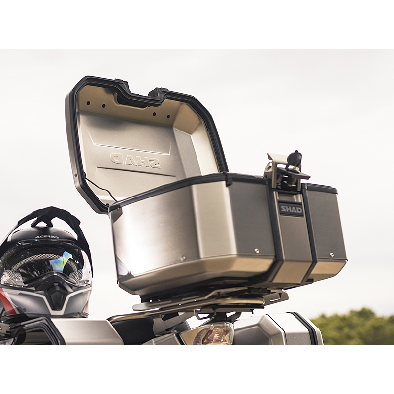 Kompletní sada bočních adventure brašen SHAD TERRA TR40 a hliníkového 55L vrchního kufru, včetně montážní sady SHAD Voge 650DS / 650DSX
