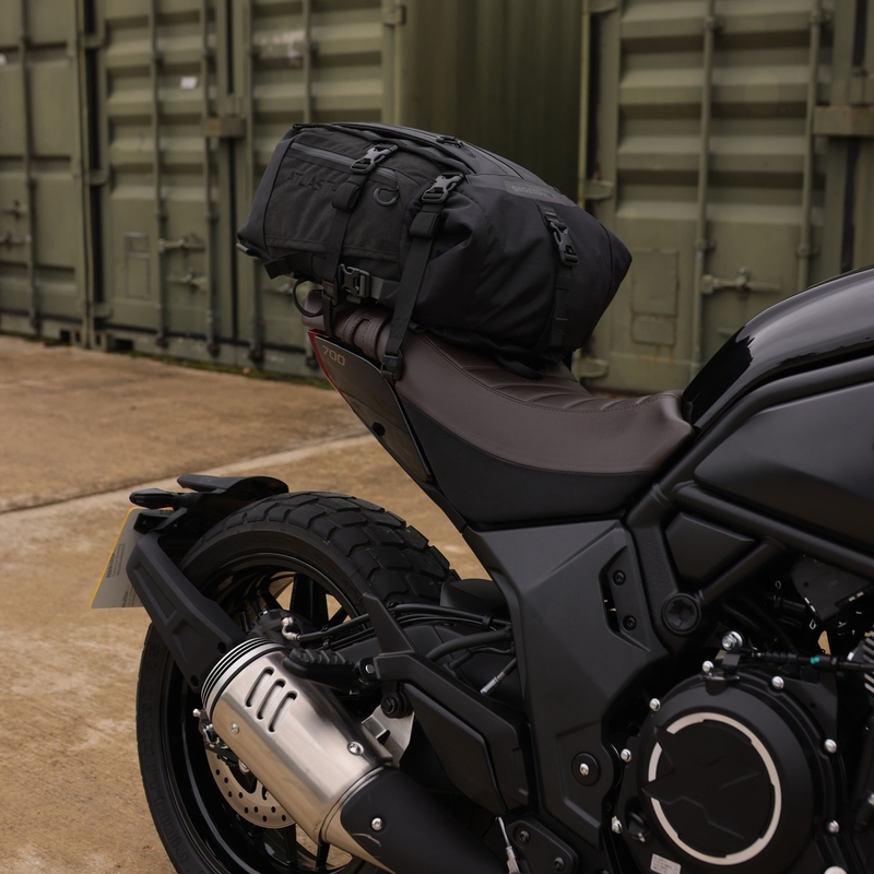 Moto brašna na sedadlo spolujezdce Oxford Atlas T-20 Advanced Tourpack 20 l šedá