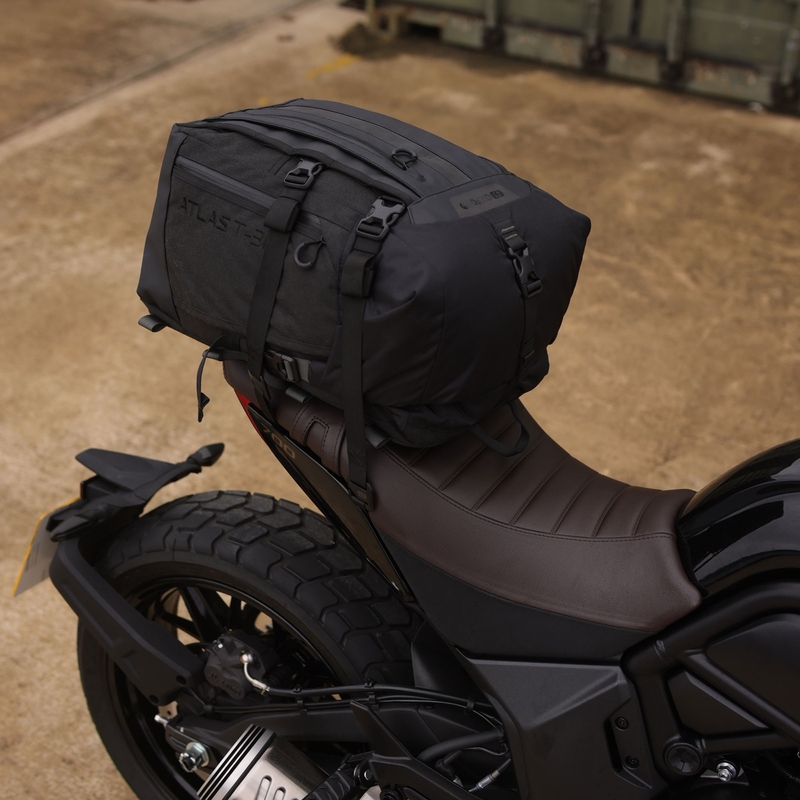 Moto brašna na sedadlo spolujezdce Oxford Atlas T-30 Advanced Tourpack 30 l šedá