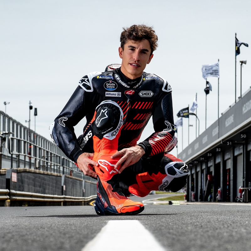 Boty na motorku Alpinestars Supertech R Vented limitovaná edice MM93 Marc Marquez fluo červeno-modro-černé