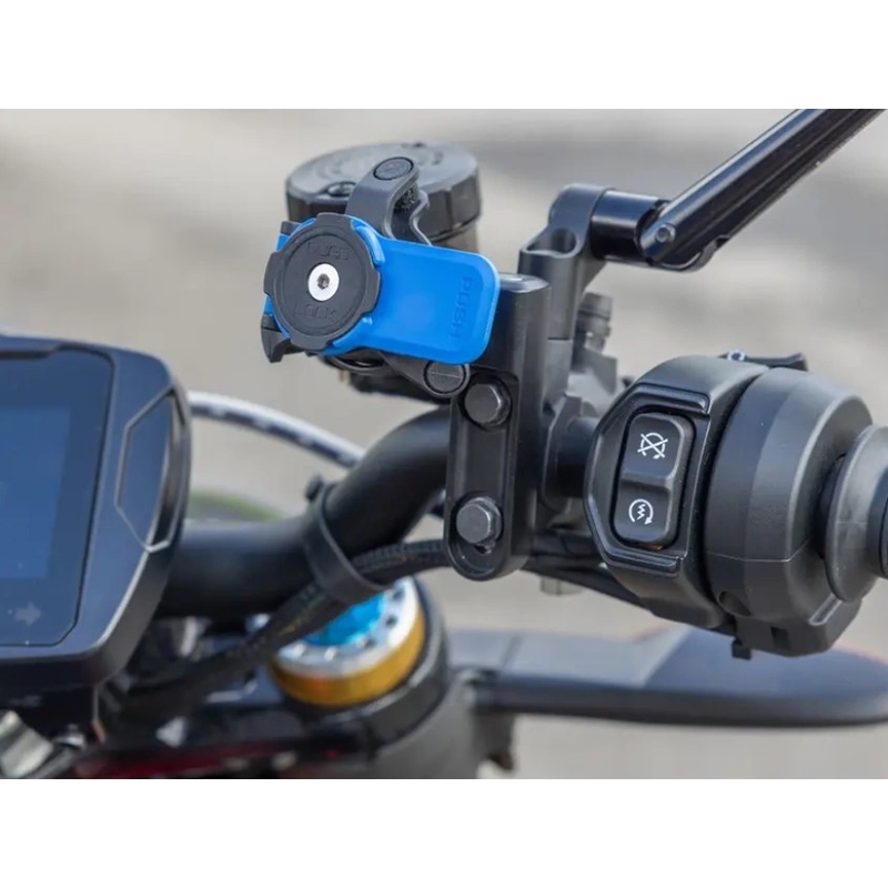 Základna namontovaná v držáku hlavního brzdového/spojkového válce Quad Lock® Motorcycle Clutch Mount