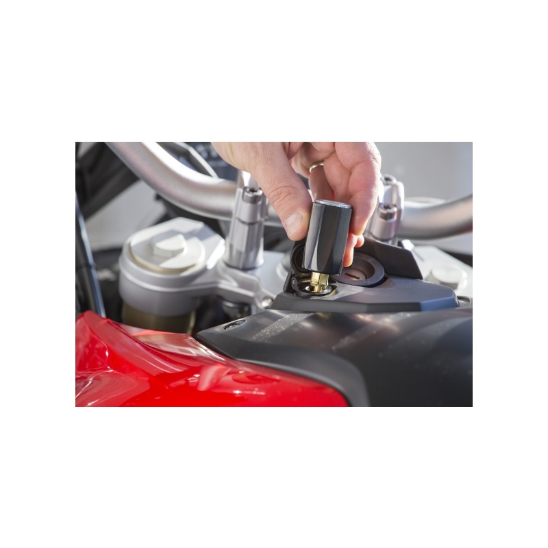 DIN adaptér z malé moto zásuvky na automobilovou