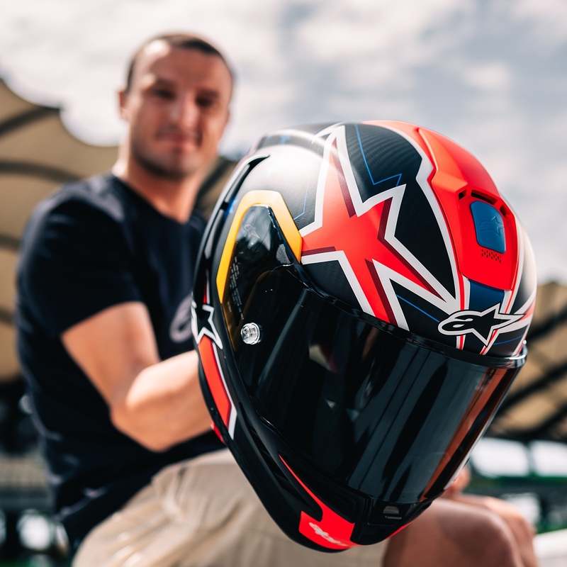 Integrální helma na motorku Alpinestars Supertech R10 limitovaná edice Jack Miller matná karbon červeno-modro-žluto-bílá