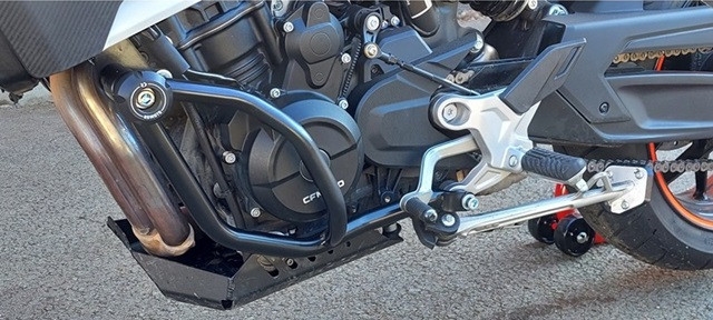 Ochranné rámy motoru RDMOTO CF176KDPH01 černá (with protectors)