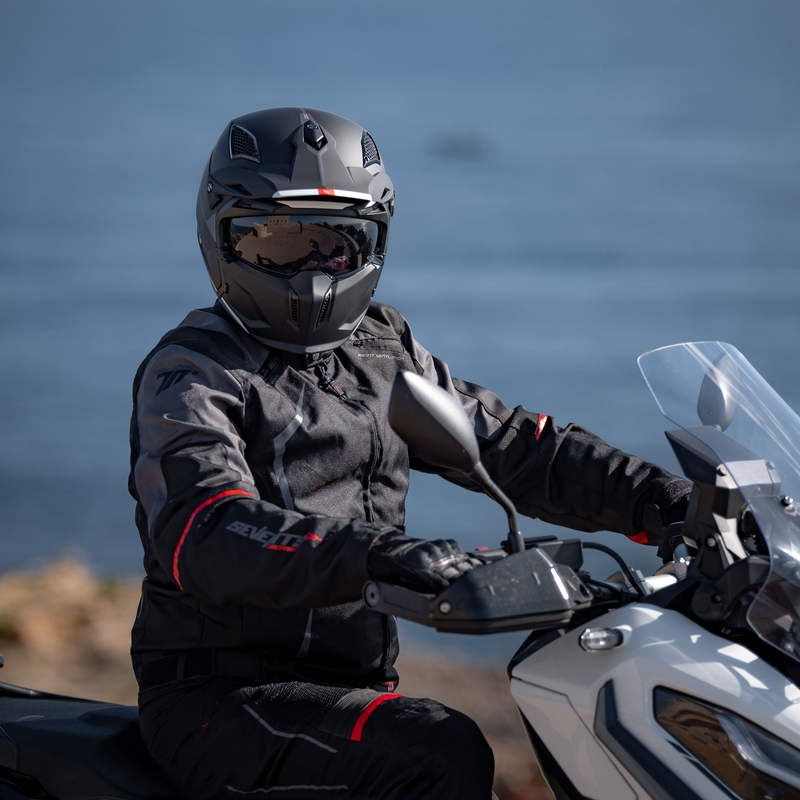 Otevřená přilba s maskou MT Streetfighter SV S Solid A1 černá matná