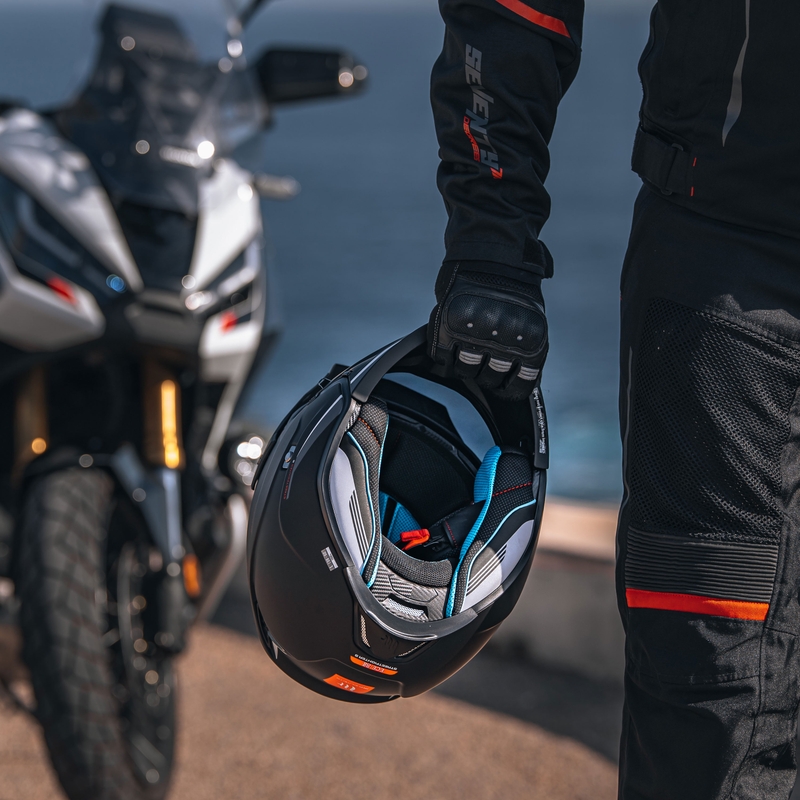 Otevřená přilba s maskou MT Streetfighter SV S Solid A1 černá matná