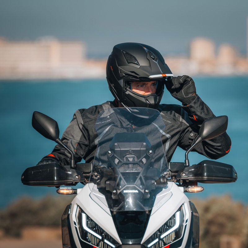 Otevřená přilba s maskou MT Streetfighter SV S Solid A1 černá matná