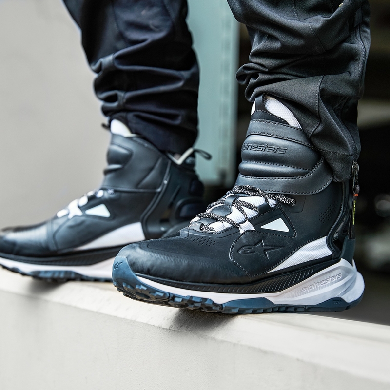 Boty na motorku Alpinestars Speedstreet černo-bílé