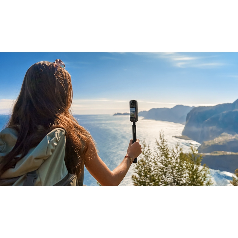 Akční kamera Insta360 X4 Motorcycle Bundle černá