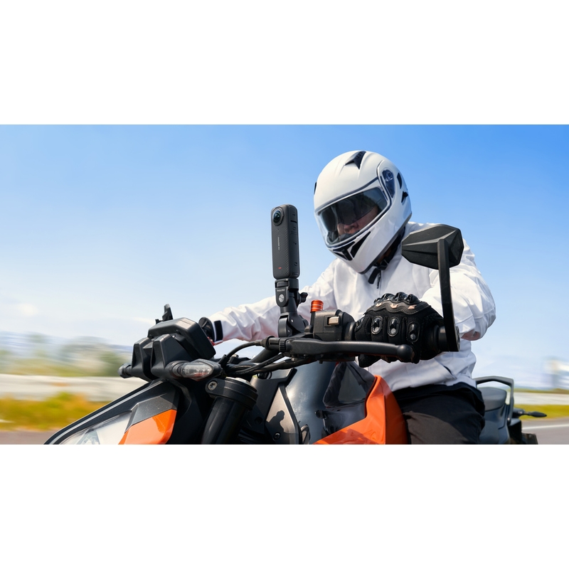 Akční kamera Insta360 X4 Motorcycle Bundle černá
