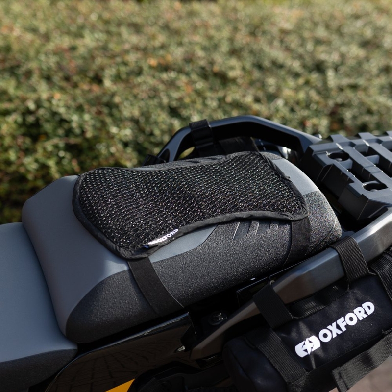 Ventilační podložka přes sedlo spolujezdce a enduro Oxford Cool Seat Pillion And Enduro černá