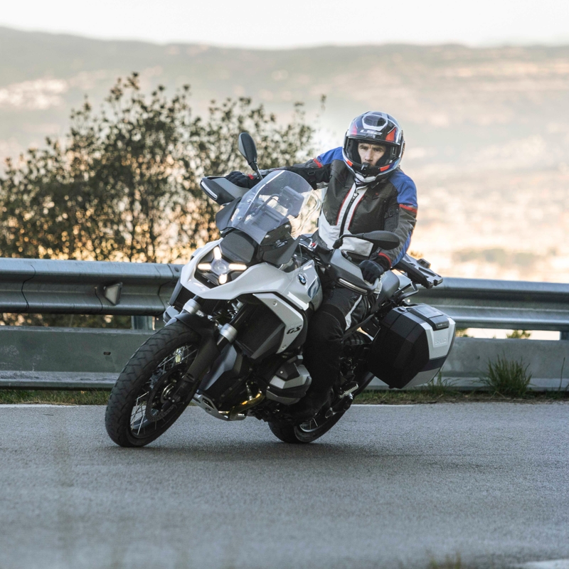 Boční kufry na motorku SHAD SH38X (rozšiřitelný koncept)