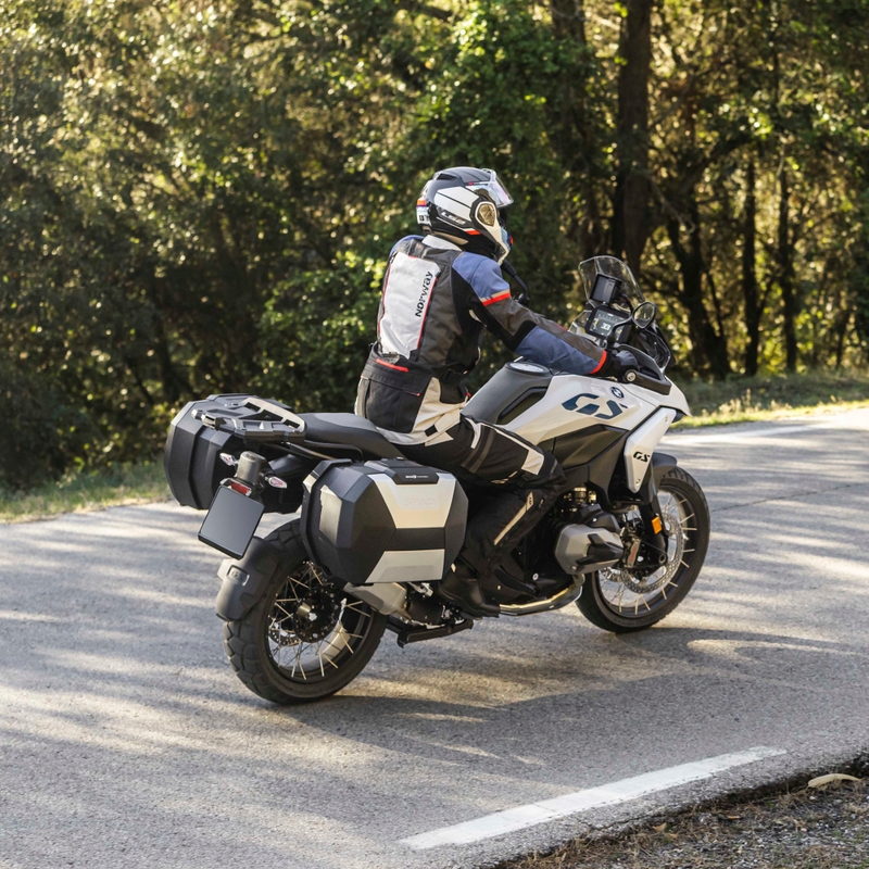 Boční kufry na motorku SHAD SH38X (rozšiřitelný koncept)