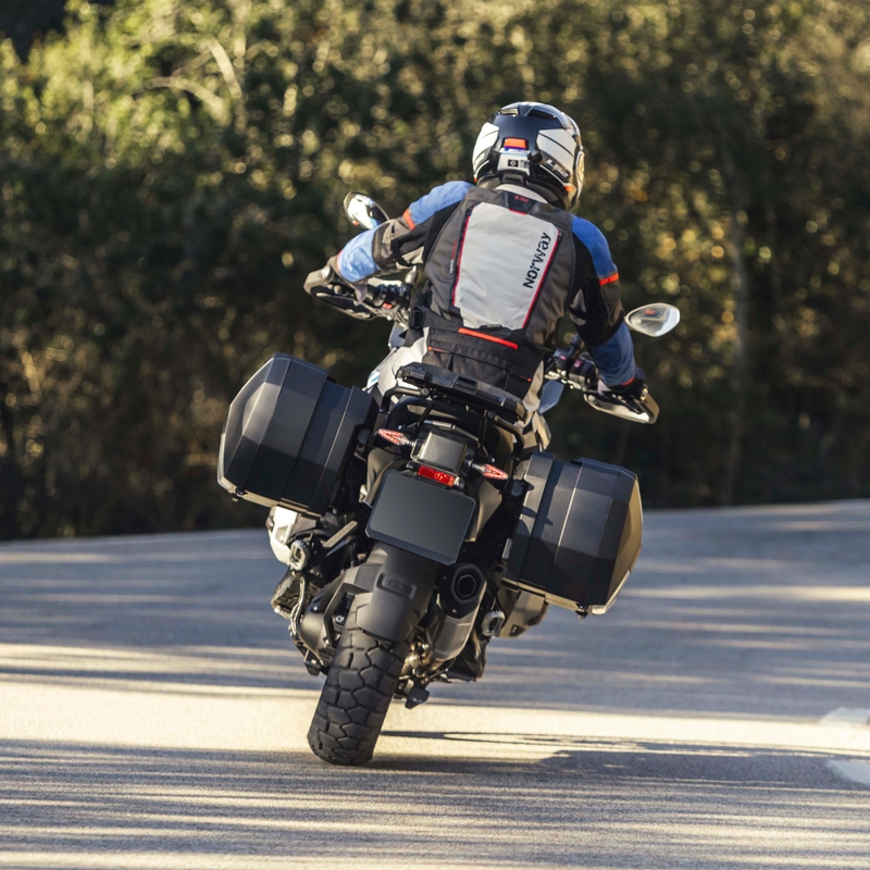 Boční kufry na motorku SHAD SH38X (rozšiřitelný koncept)