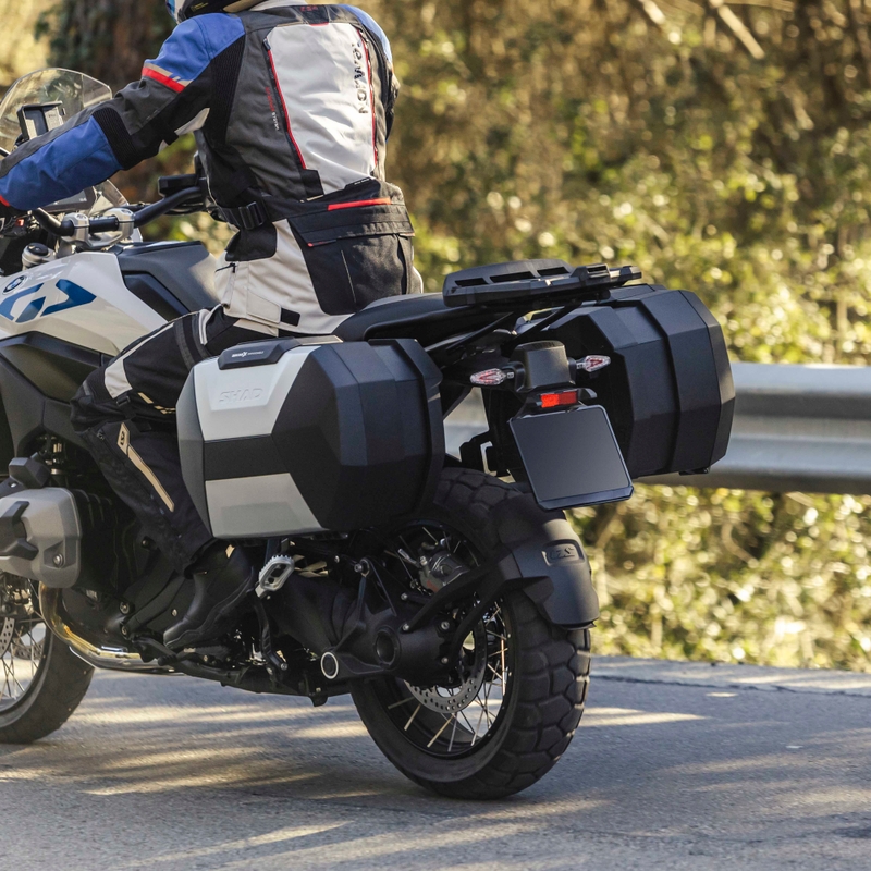 Boční kufry na motorku SHAD SH38X (rozšiřitelný koncept)