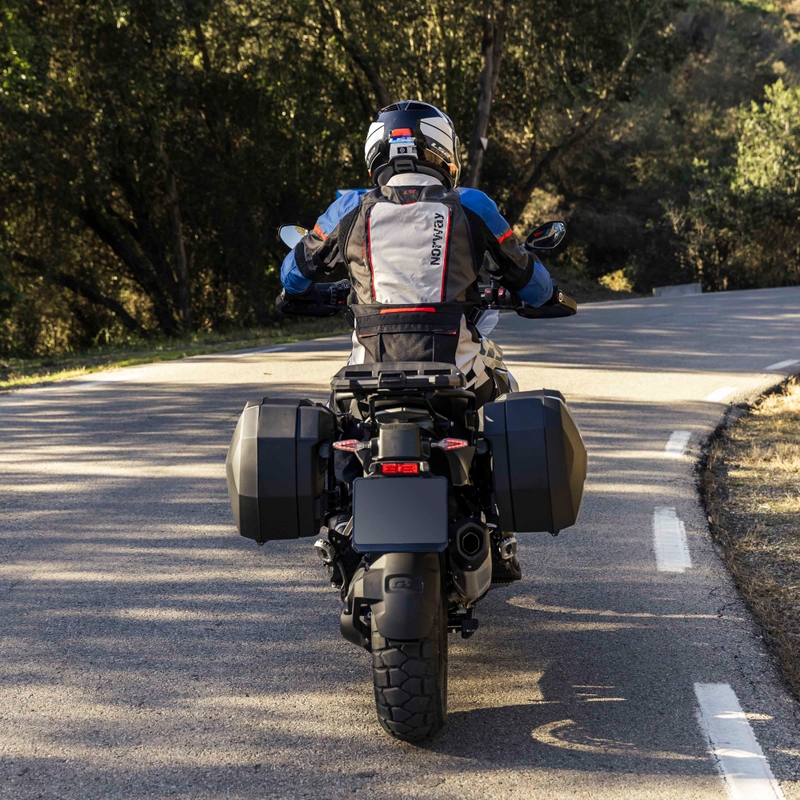 Boční kufry na motorku SHAD SH38X (rozšiřitelný koncept)