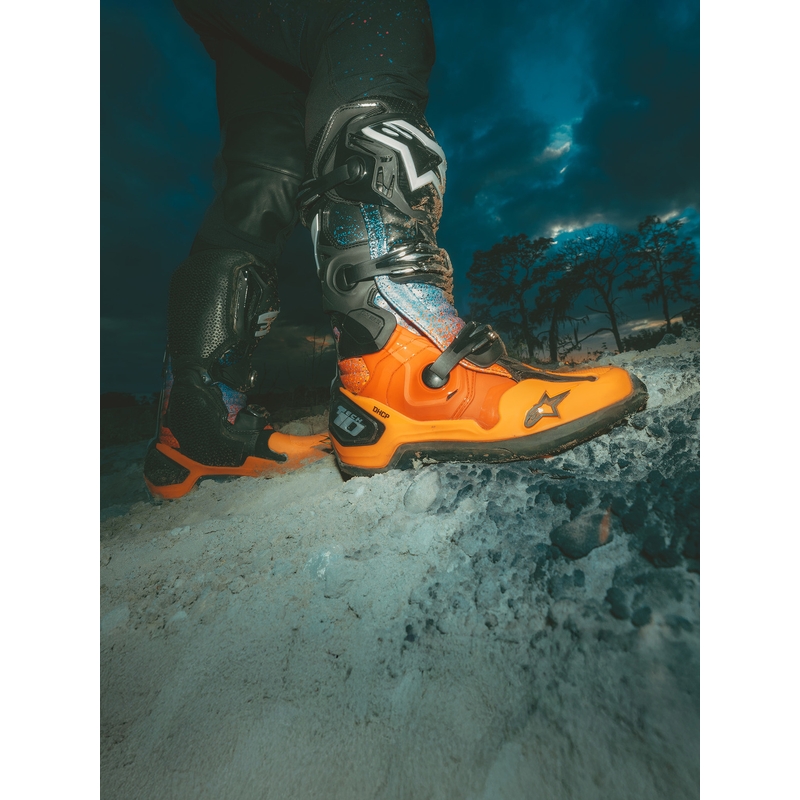Boty na motorku Alpinestars Tech 10 limitovaná edice Black Hole černo-barevné
