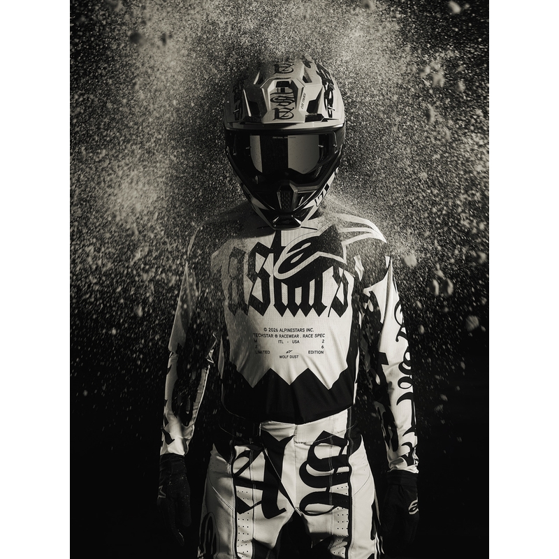 Motokrosová helma Alpinestars Supertech S-M7 limitovaná edice Wolf Dust pískovo-černá