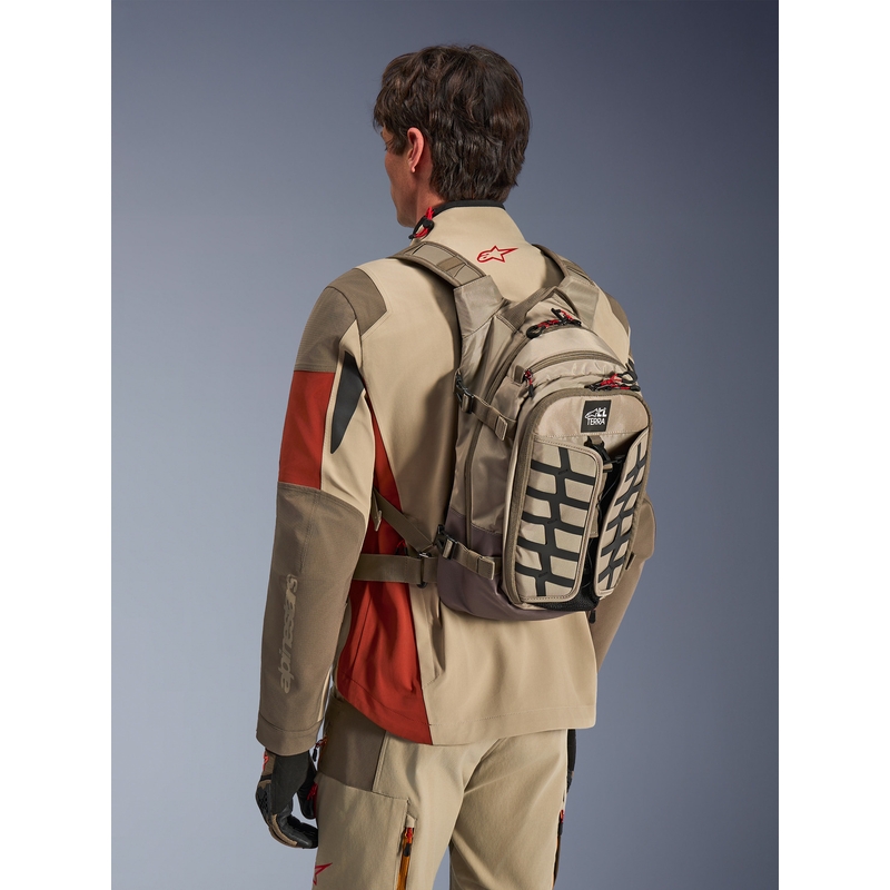 Batoh na motorku Alpinestars AT-15 pískovo-oranžový 15 l