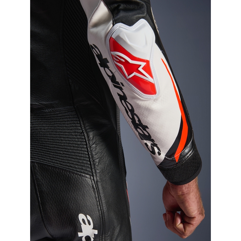 Jednodílná kožená kombinéza na motorku Alpinestars GP TECH V5 černo-bílo-fluo červená