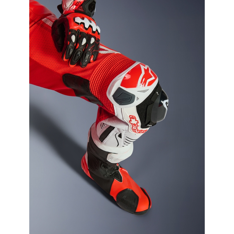 Jednodílná kožená kombinéza na motorku Alpinestars GP TECH V5 fluo červeno-červeno-bílá