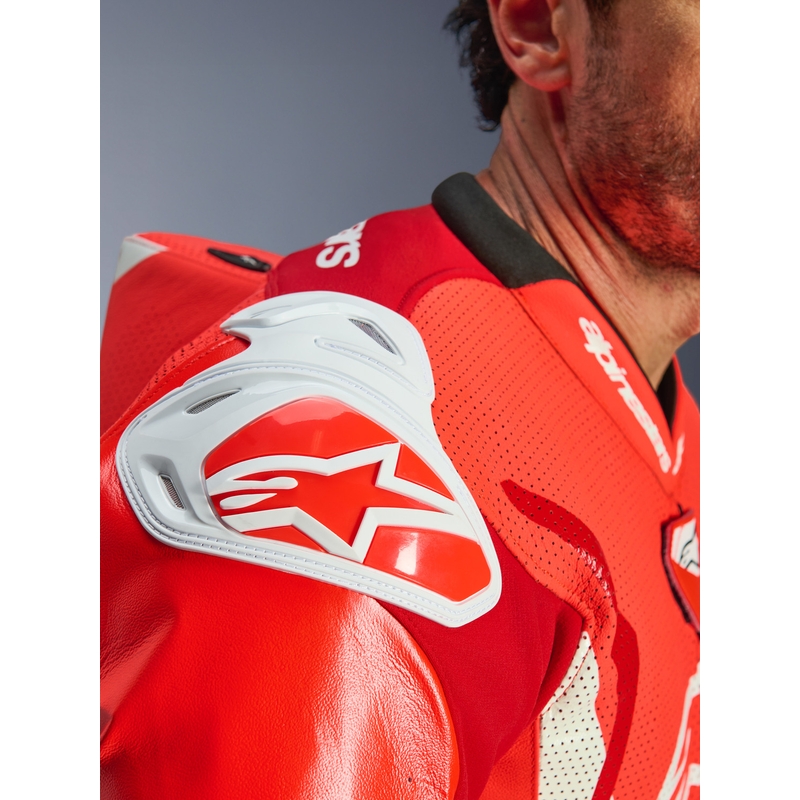 Jednodílná kožená kombinéza na motorku Alpinestars GP TECH V5 fluo červeno-červeno-bílá