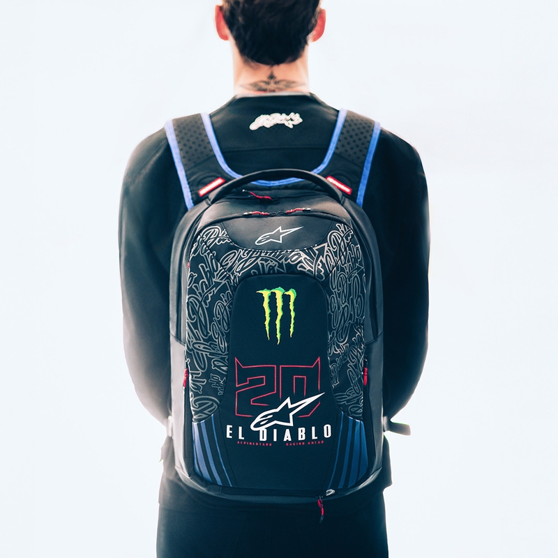 Batoh Alpinestars City Hunter V2 FQ20 Monster kolekce černo-fluo červeno-modro-zelený 22 l