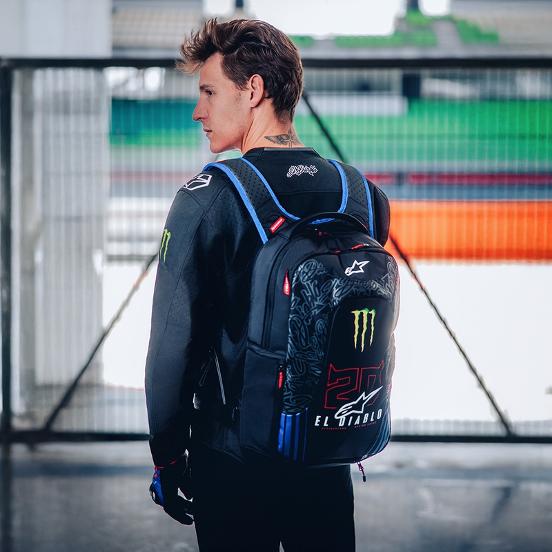 Batoh Alpinestars City Hunter V2 FQ20 Monster kolekce černo-fluo červeno-modro-zelený 22 l