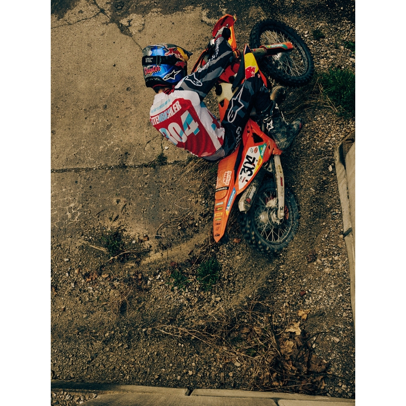 Motokrosová helma Alpinestars Supertech S-M7 limitovaná edice Beast Coast šedo-černo-oranžová