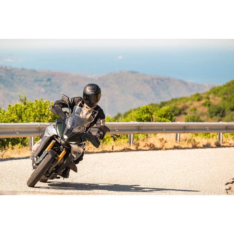 Integrální helma na motorku Cardo Beyond GTS černá