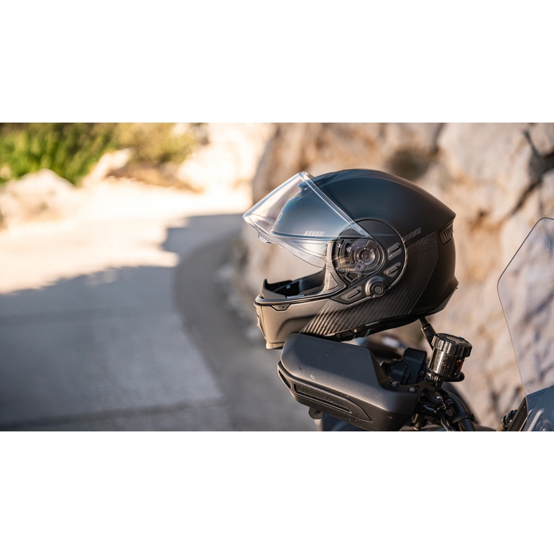 Integrální helma na motorku Cardo Beyond GTS černá